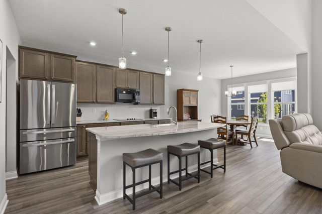 230 Pickerington Ponds Drive, Pickerington, OH 43147