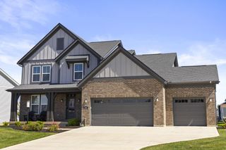 230 Pickerington Ponds Drive, Pickerington, OH 43147