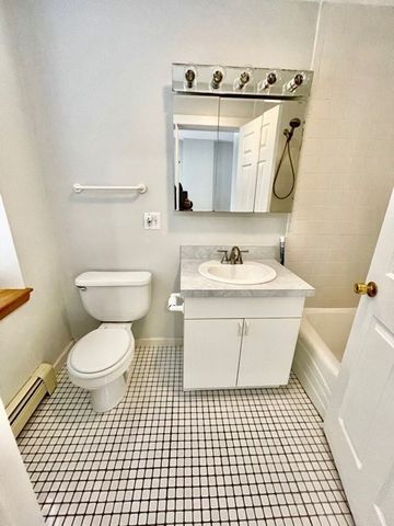 15 Thacher Court 2, Boston, MA 02113
