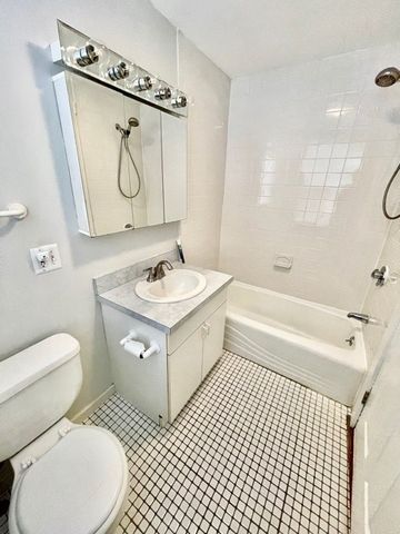 15 Thacher Court 2, Boston, MA 02113