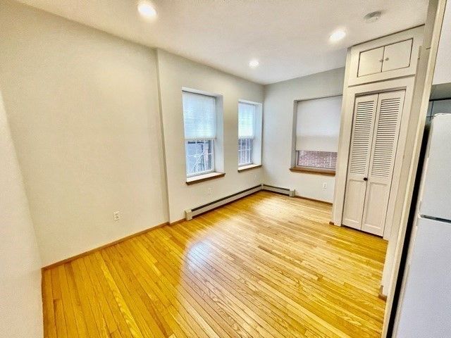 15 Thacher Court 2, Boston, MA 02113