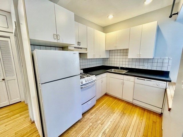 15 Thacher Court 2, Boston, MA 02113