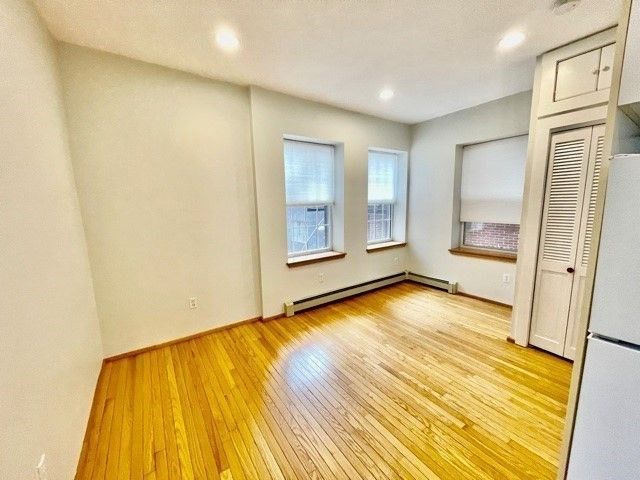15 Thacher Court 2, Boston, MA 02113
