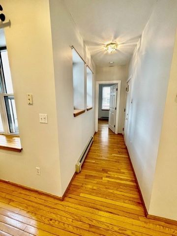 15 Thacher Court 2, Boston, MA 02113