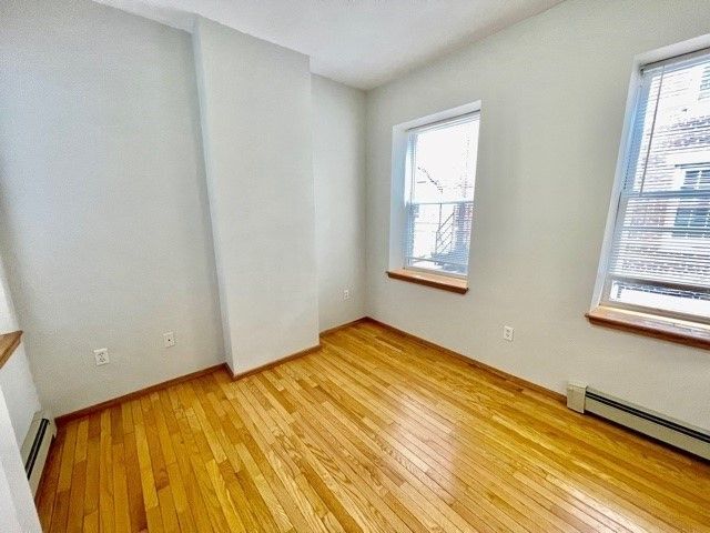 15 Thacher Court 2, Boston, MA 02113