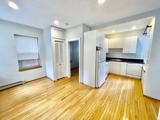 15 Thacher Court 2, Boston, MA 02113