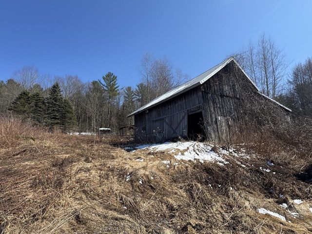 227 Osgood Hill Road, Essex, VT 05452