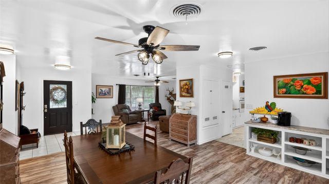 405 N Main Street, Franklin, TX 77856