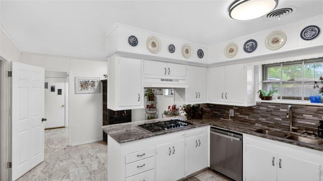 405 N Main Street, Franklin, TX 77856