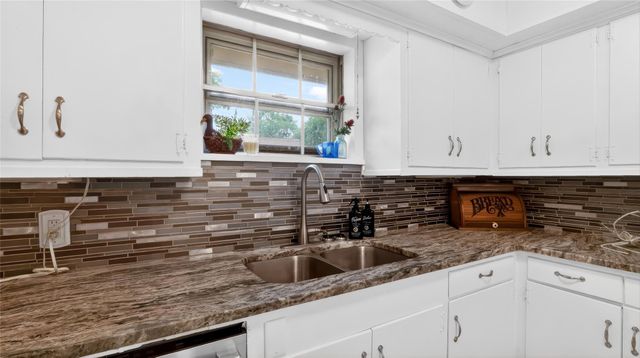 405 N Main Street, Franklin, TX 77856