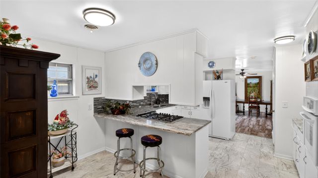 405 N Main Street, Franklin, TX 77856
