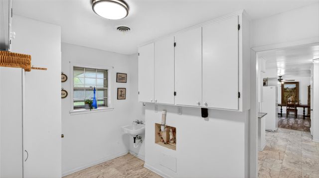 405 N Main Street, Franklin, TX 77856