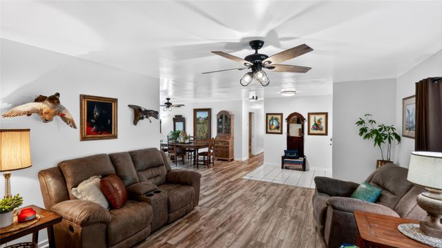 405 N Main Street, Franklin, TX 77856