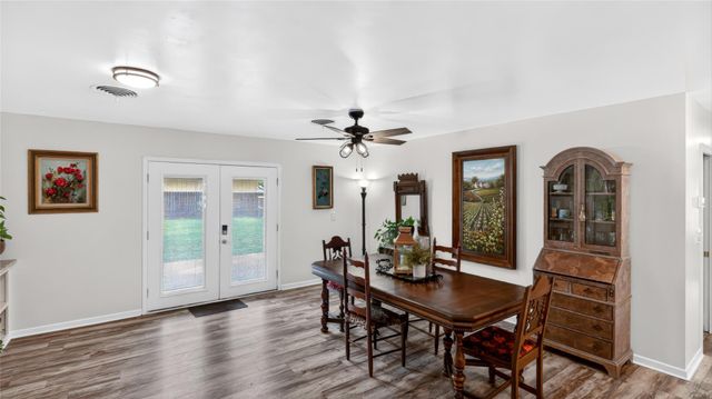 405 N Main Street, Franklin, TX 77856