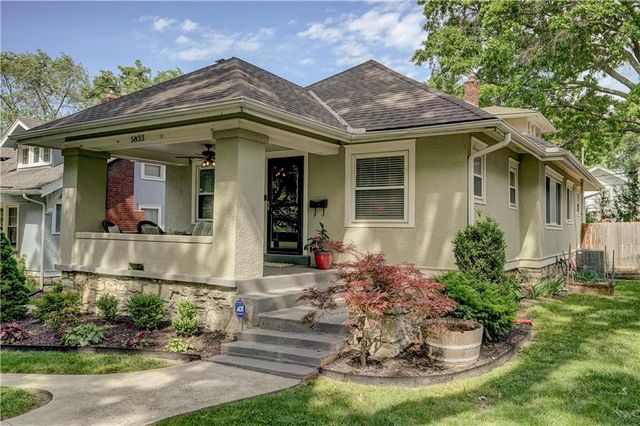 5833 Oak Street, Kansas City, MO 64113