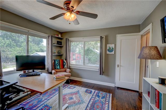 5833 Oak Street, Kansas City, MO 64113