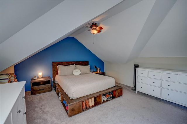 5833 Oak Street, Kansas City, MO 64113
