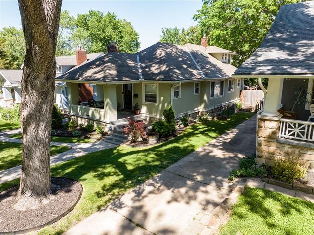 5833 Oak Street, Kansas City, MO 64113