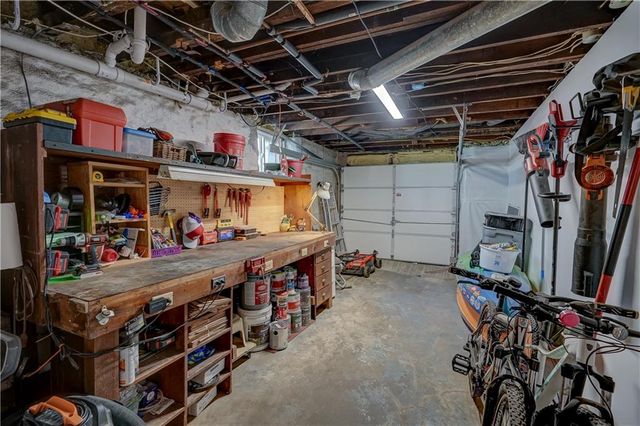 5833 Oak Street, Kansas City, MO 64113