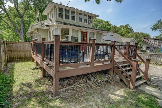 5833 Oak Street, Kansas City, MO 64113