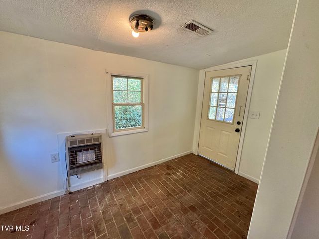 169 Midland Circle, Bristol, VA 24201