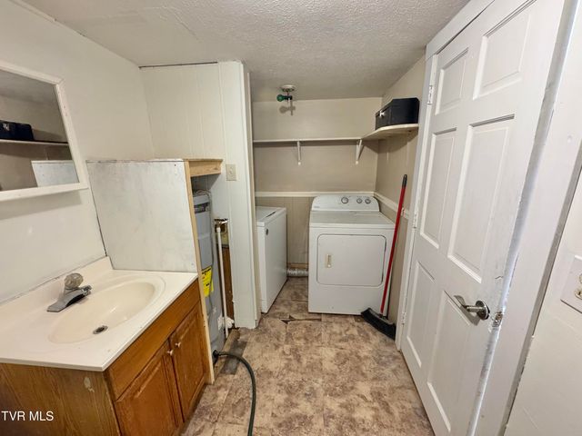 169 Midland Circle, Bristol, VA 24201