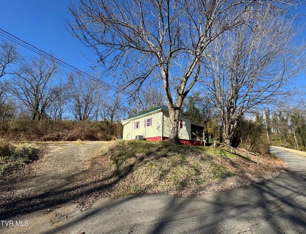 169 Midland Circle, Bristol, VA 24201