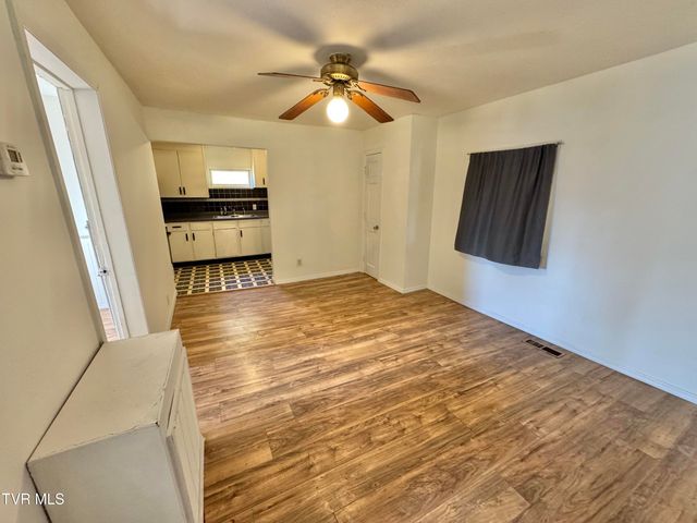 169 Midland Circle, Bristol, VA 24201