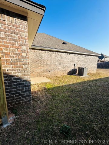 3634 E 143rd Place S, Bixby, OK 74008