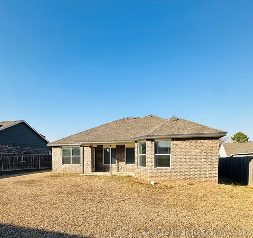 3634 E 143rd Place S, Bixby, OK 74008