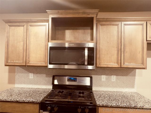 3634 E 143rd Place S, Bixby, OK 74008