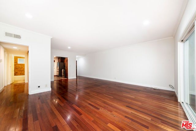 1228 N La Cienega Boulevard 102, West Hollywood, CA 90069