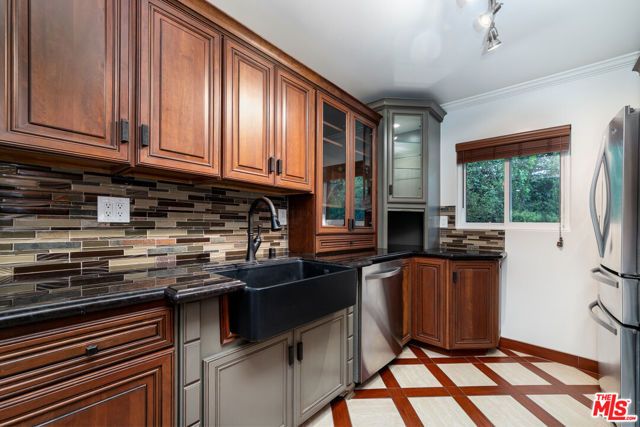 1228 N La Cienega Boulevard 102, West Hollywood, CA 90069