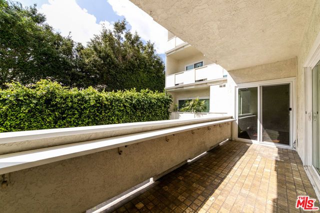 1228 N La Cienega Boulevard 102, West Hollywood, CA 90069