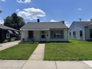 1412 E Goulson Avenue, Hazel Park, MI 48030