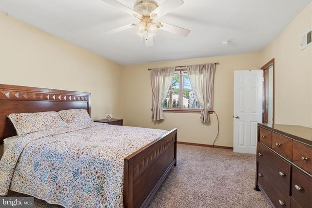 8876 RISING SUN AVE, Philadelphia, PA 19115