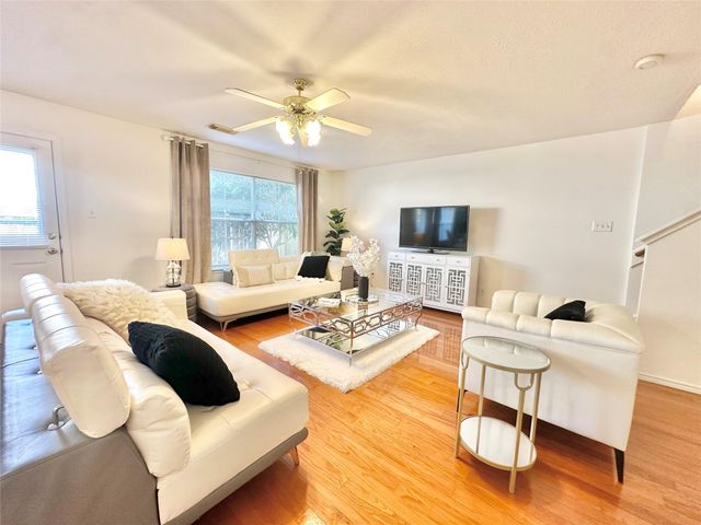 8223 Golf Green Circle, Houston, TX 77036