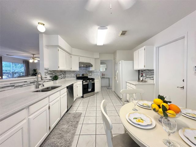 8223 Golf Green Circle, Houston, TX 77036