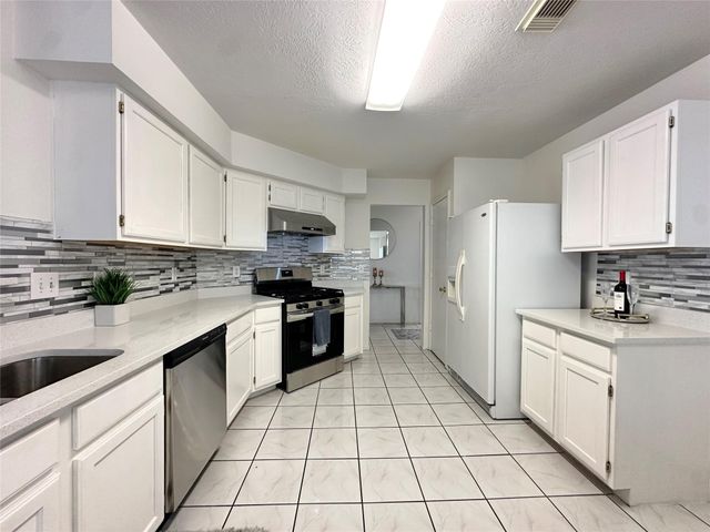 8223 Golf Green Circle, Houston, TX 77036