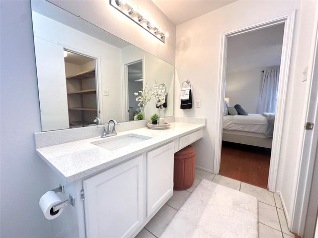 8223 Golf Green Circle, Houston, TX 77036