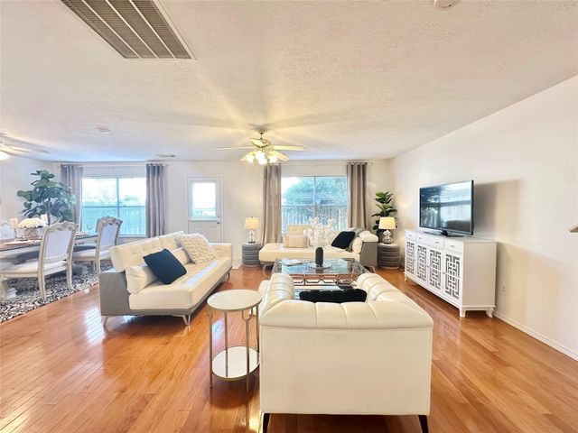 8223 Golf Green Circle, Houston, TX 77036