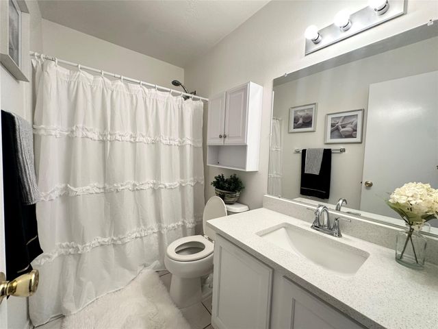 8223 Golf Green Circle, Houston, TX 77036