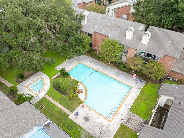 8223 Golf Green Circle, Houston, TX 77036