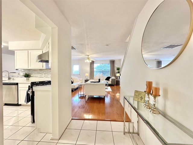 8223 Golf Green Circle, Houston, TX 77036