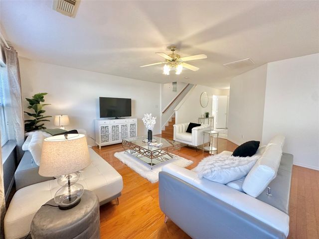 8223 Golf Green Circle, Houston, TX 77036