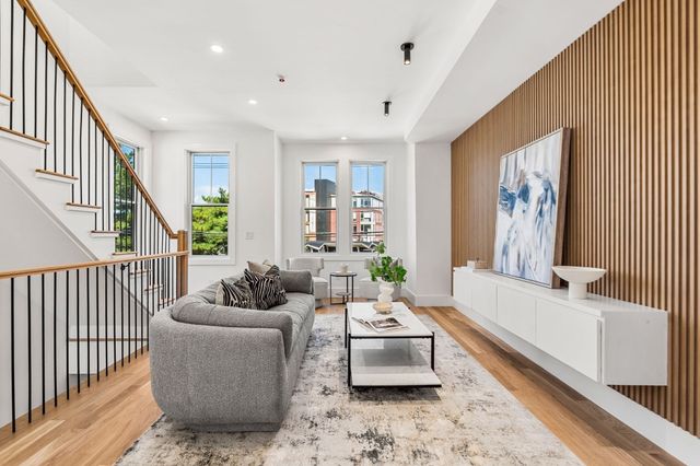17 Lothrop St 17, Boston, MA 02135