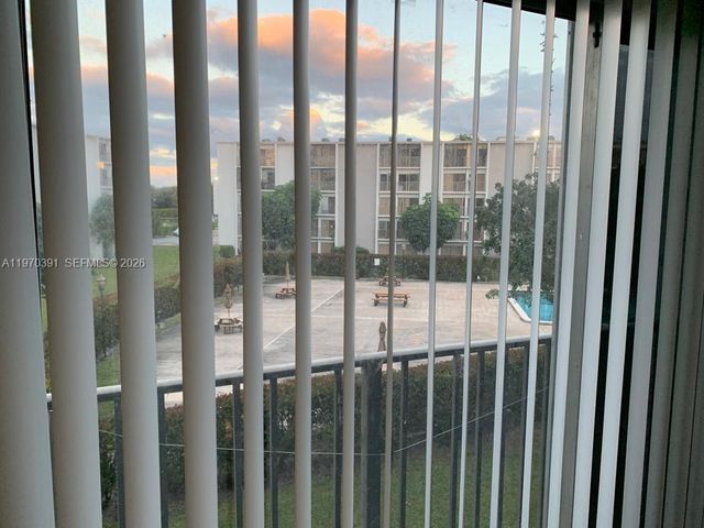 8700 N Sherman Circle 305, Miramar, FL 33025