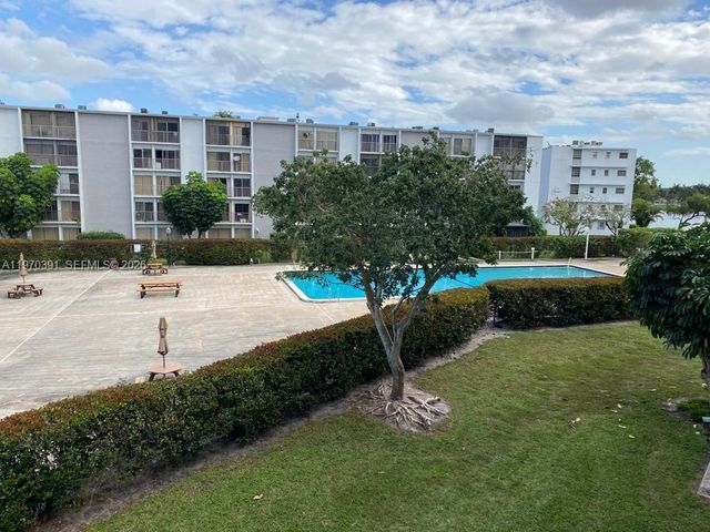 8700 N Sherman Circle 305, Miramar, FL 33025