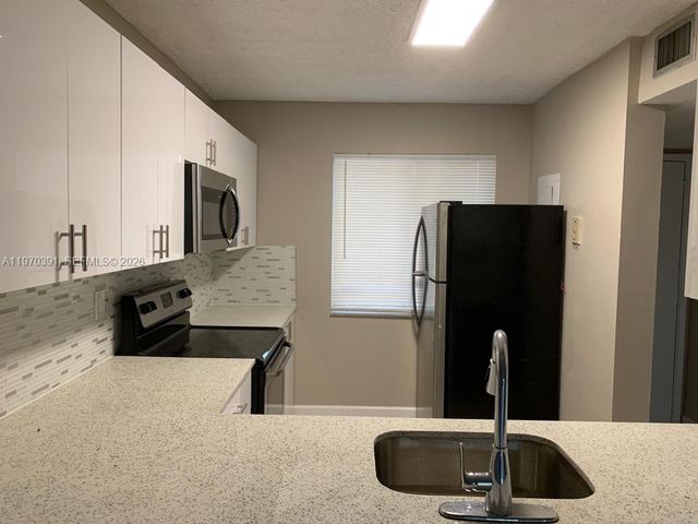 8700 N Sherman Circle 305, Miramar, FL 33025