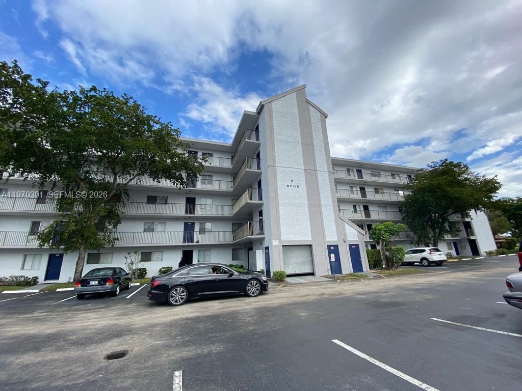 8700 N Sherman Circle 305, Miramar, FL 33025